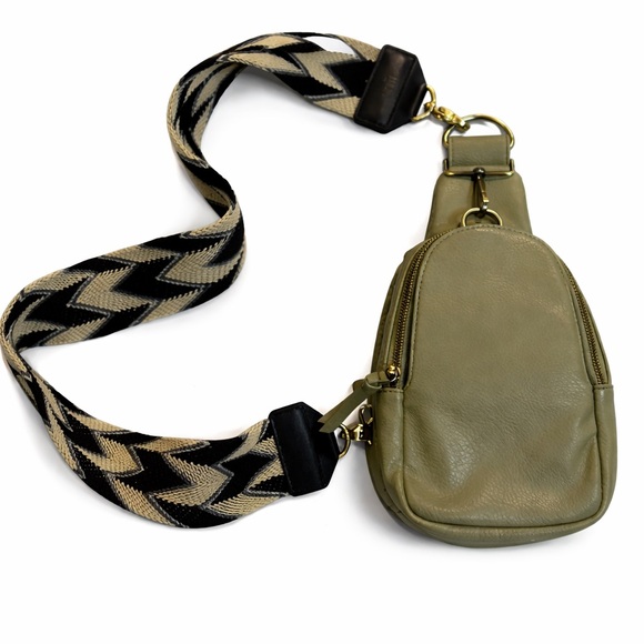 Anthropologie Other - Anthropologie Urban Originals Green Leather Sling Crossbody Bag